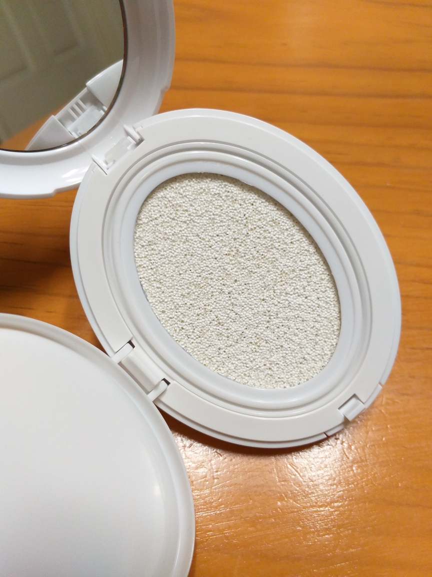 줄리아루피 (JULIEALOOPY) 르 레스쁘띠 UV 선쿠션 [SPF50+/PA++++] review image
