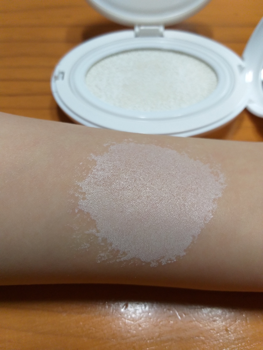 줄리아루피 (JULIEALOOPY) 르 레스쁘띠 UV 선쿠션 [SPF50+/PA++++] review image