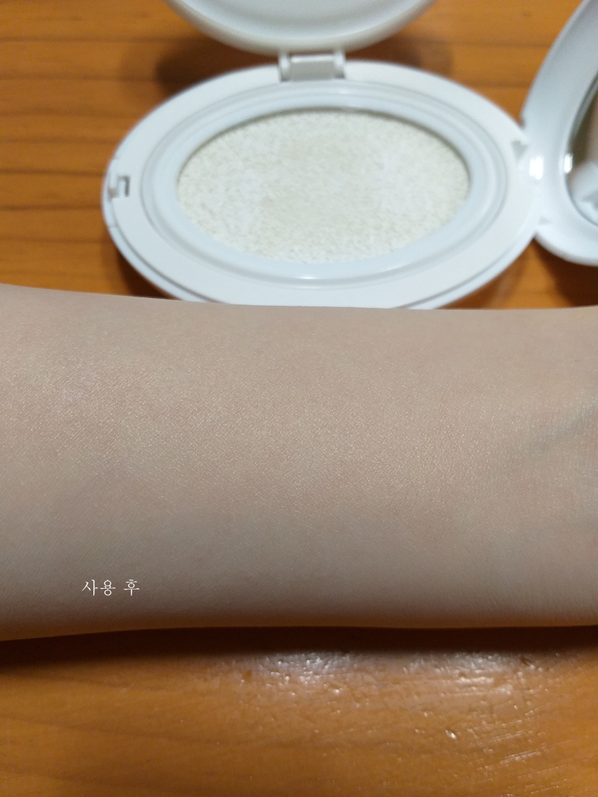 줄리아루피 (JULIEALOOPY) 르 레스쁘띠 UV 선쿠션 [SPF50+/PA++++] review image