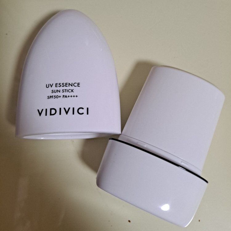 비디비치 (VIDIVICI) 유브이 에센스 선 스틱 [SPF50+/PA++++] review image