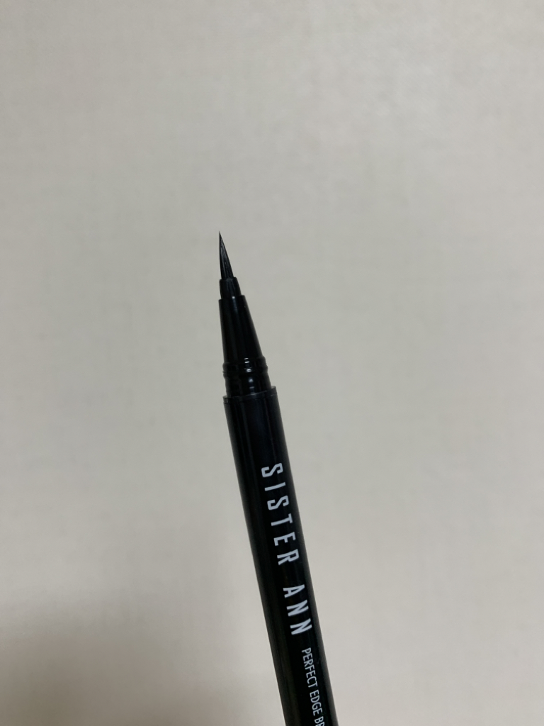 씨스터앤 (SISTERANN) 퍼펙트 엣지 브러쉬 펜 라이너 [01 엣지블랙] review image
