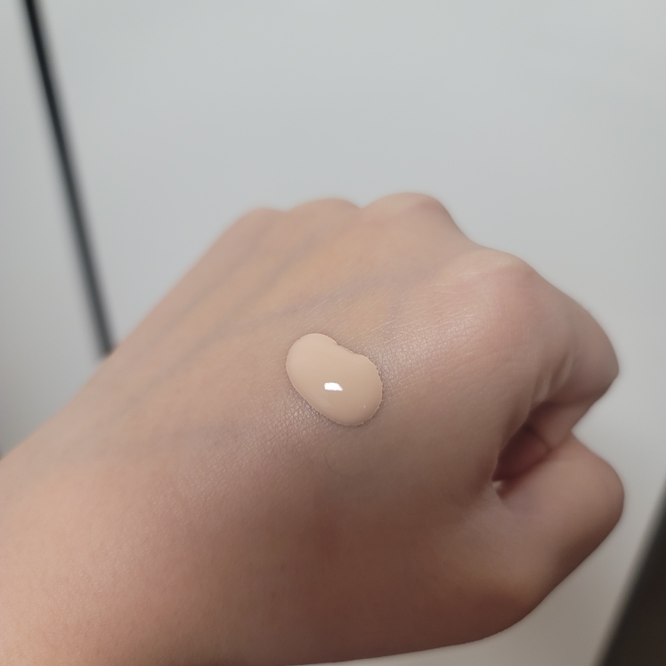 自然光泽持久粉底液 [蒙布朗]的真实用户使用照片