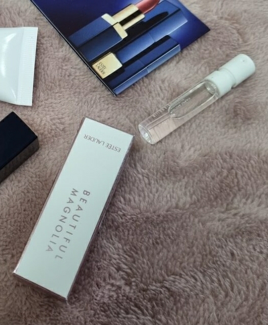 エスティ・ローダー ビューティフル マグノリア オド パルファム