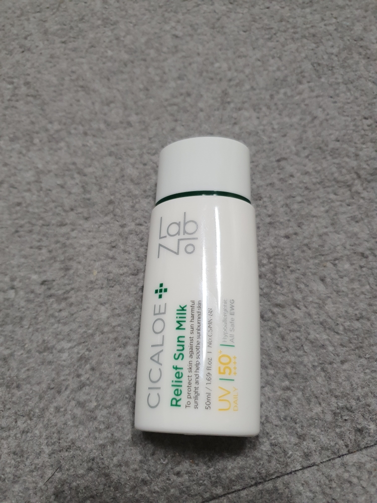 施卡罗舒缓隔离乳霜 [SPF50+/PA++++]的真实用户使用照片