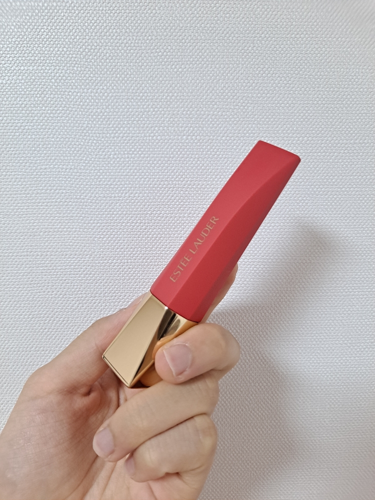 에스티로더 (ESTEELAUDER) 퓨어 컬러 휩 매트 립 컬러 [932 러브피버] review image