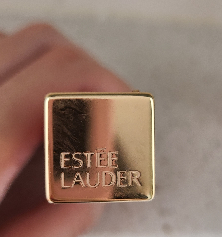에스티로더 (ESTEELAUDER) 퓨어 컬러 휩 매트 립 컬러 [932 러브피버] review image