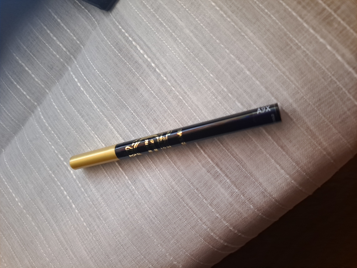 Real user review photo of HeroineMake Smooth Liquid Eyeliner P [01 Deep Black]