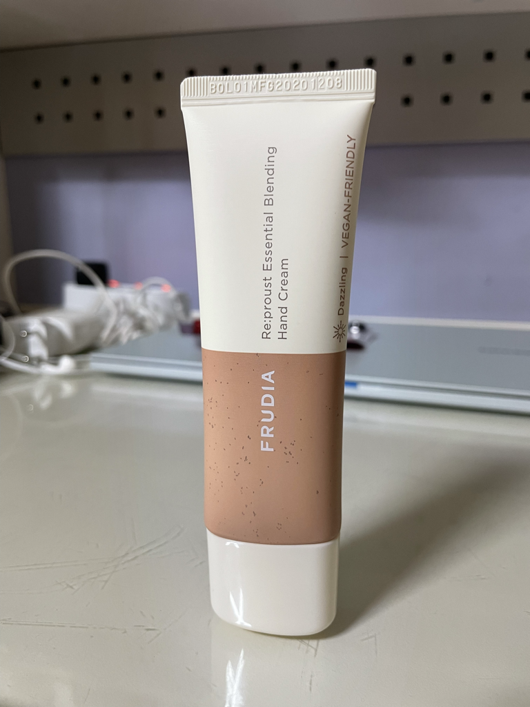 후르디아 (FRUDIA) 리프루스트 에센셜 블렌딩 핸드크림 [다즐링] review image