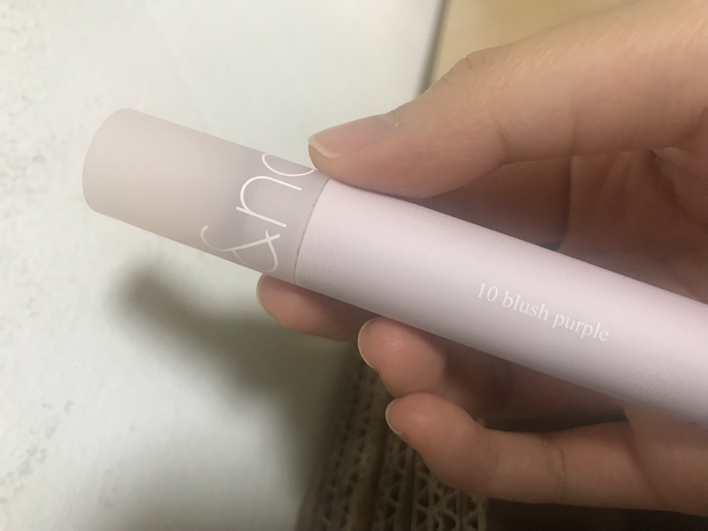 透明哑光唇膏 [10 深紫色]的真实用户使用照片