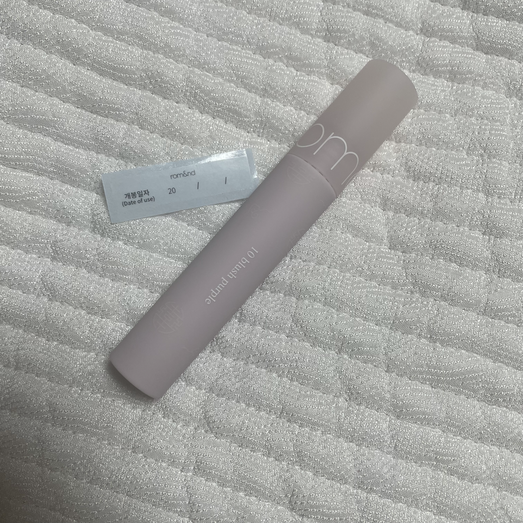 透明哑光唇膏 [10 深紫色]的真实用户使用照片