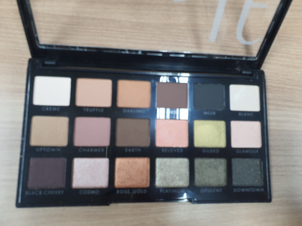 엘프 (e.l.f) (해외) 더 뉴 클래식스 아이섀도우 팔레트 review image