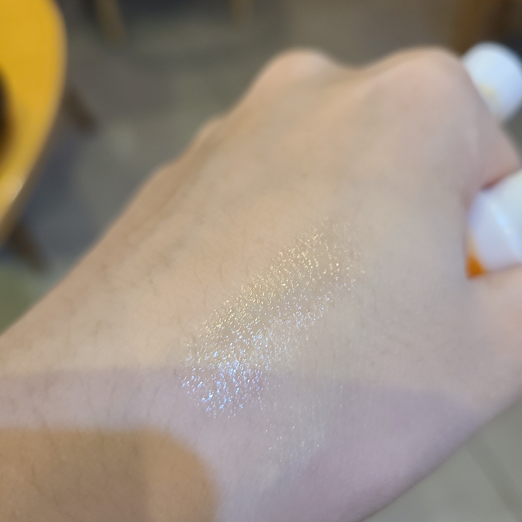 MENTHOLATUM 奶油丝滑唇膏[杏仁牛奶] common.review image