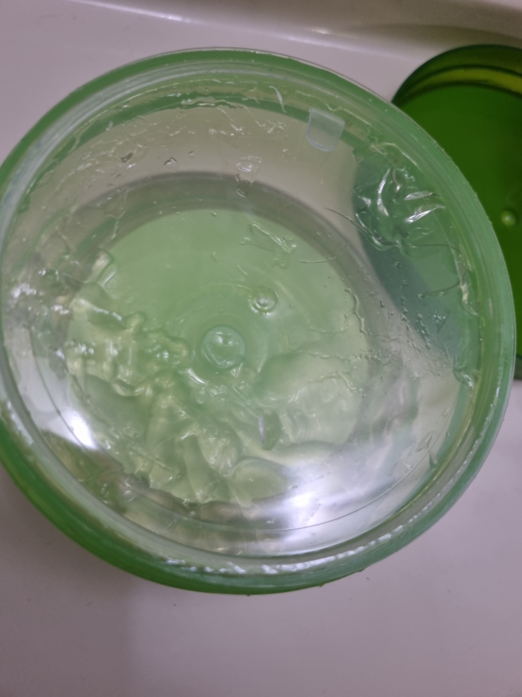 ザフェイスショップ 新鮮な済州アロエスーディングジェル クチコミ画像