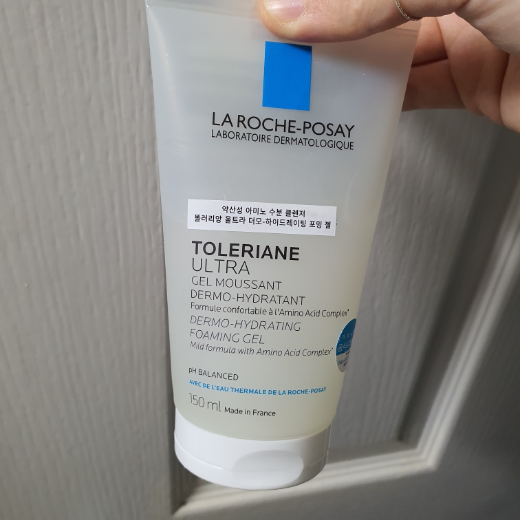 Real user review photo of TOLERIANE ULTRA DERMO-HYDRATING FOAMING GEL