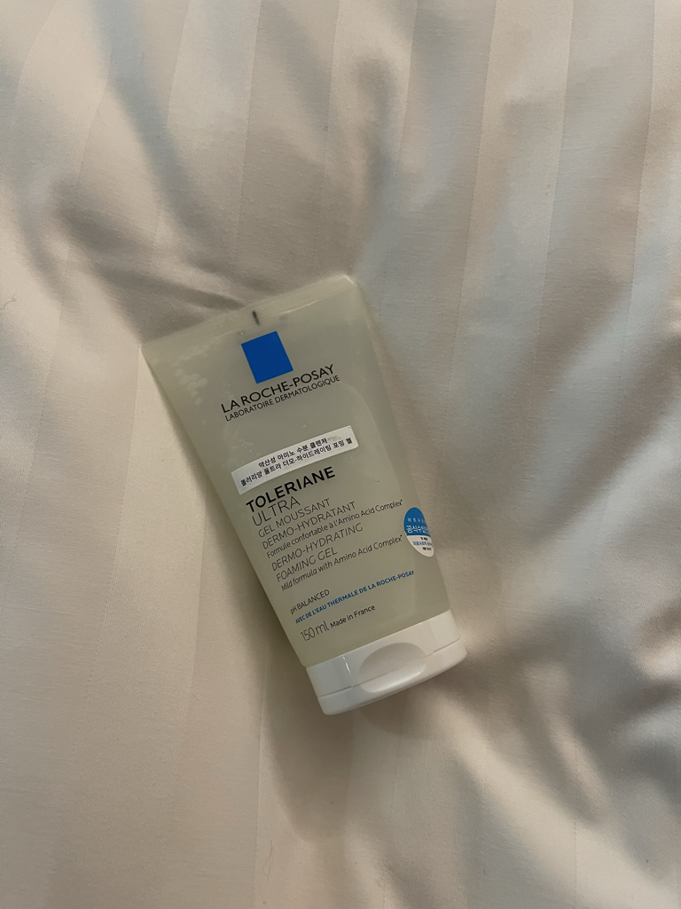 Real user review photo of TOLERIANE ULTRA DERMO-HYDRATING FOAMING GEL