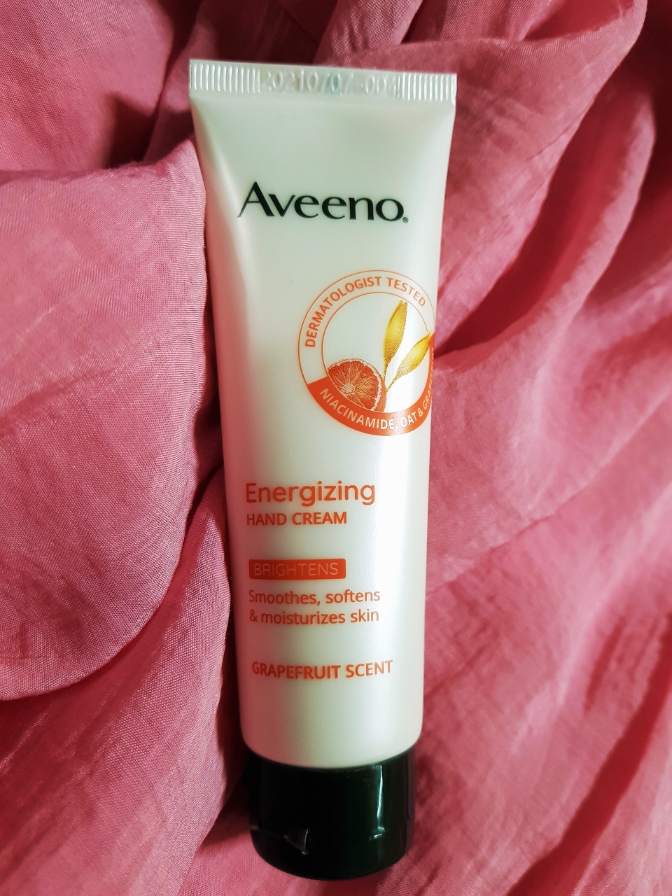Real user review photo of Energizing Hand Cream [Grapefruit Fragrance]