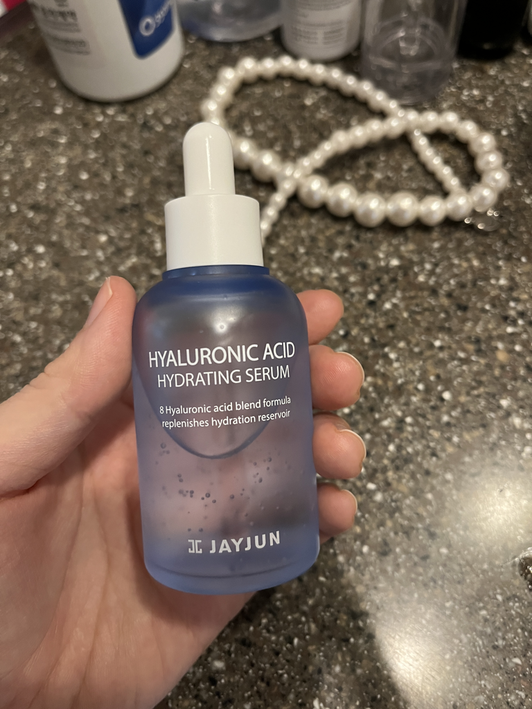 玻尿酸保湿精华的真实用户使用照片