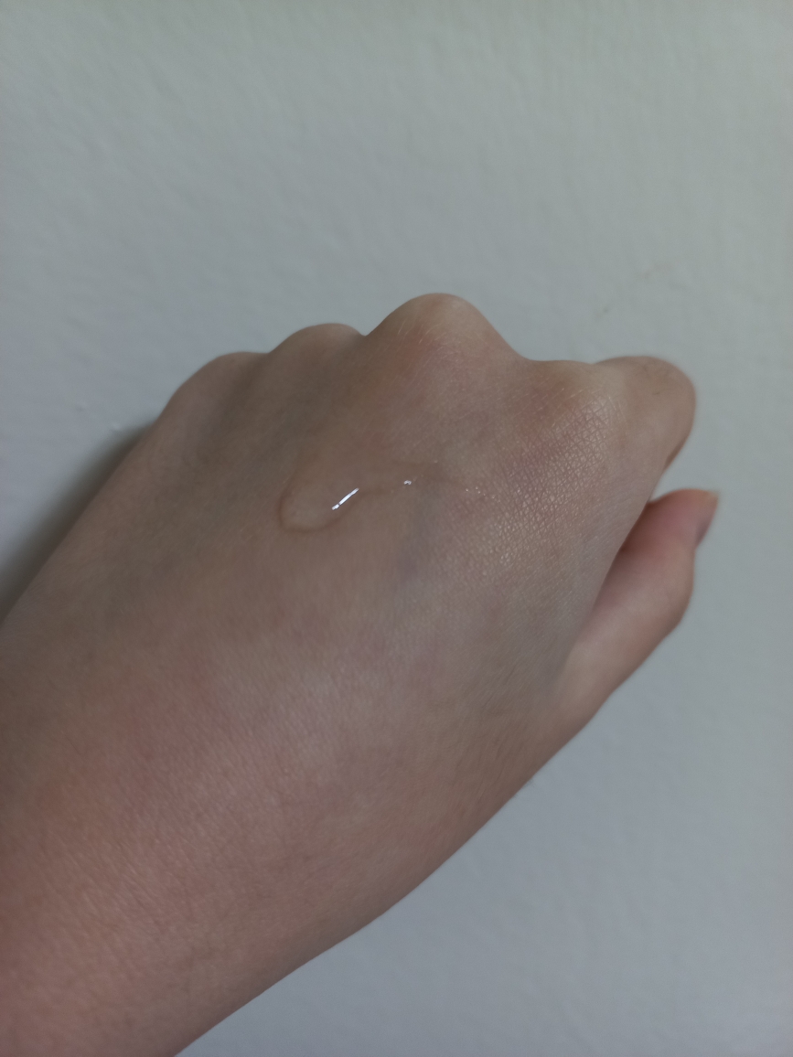 玻尿酸保湿精华的真实用户使用照片