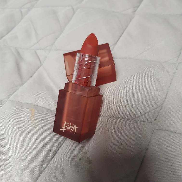 Real user review photo of Last Powder Lipstick [04 Just Forget]