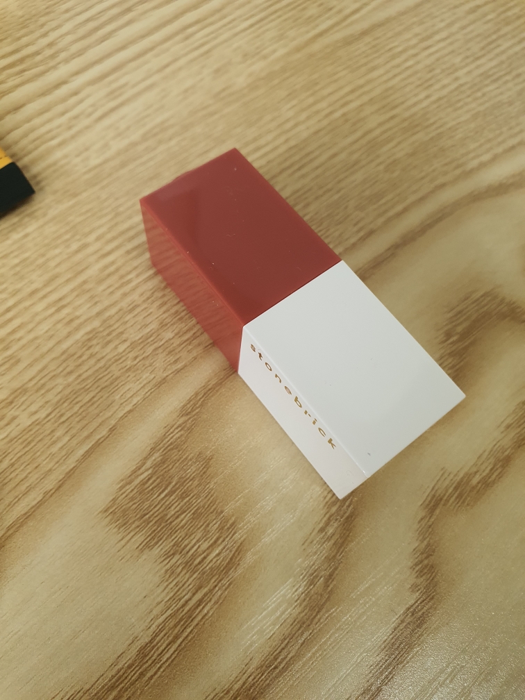 스톤브릭 (stonebrick) 모이스처 립 스틱스 [501 밀크쉐이크] review image