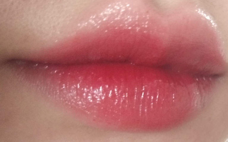 Real user review photo of Versicolor Varnish Cream Lip Stain [Peach-a-Flush]