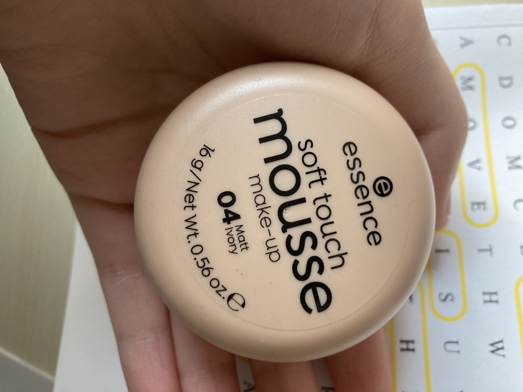 에센스 (essence) 소프트 터치 무스 메이크업 [4호 매트아이보리] review image