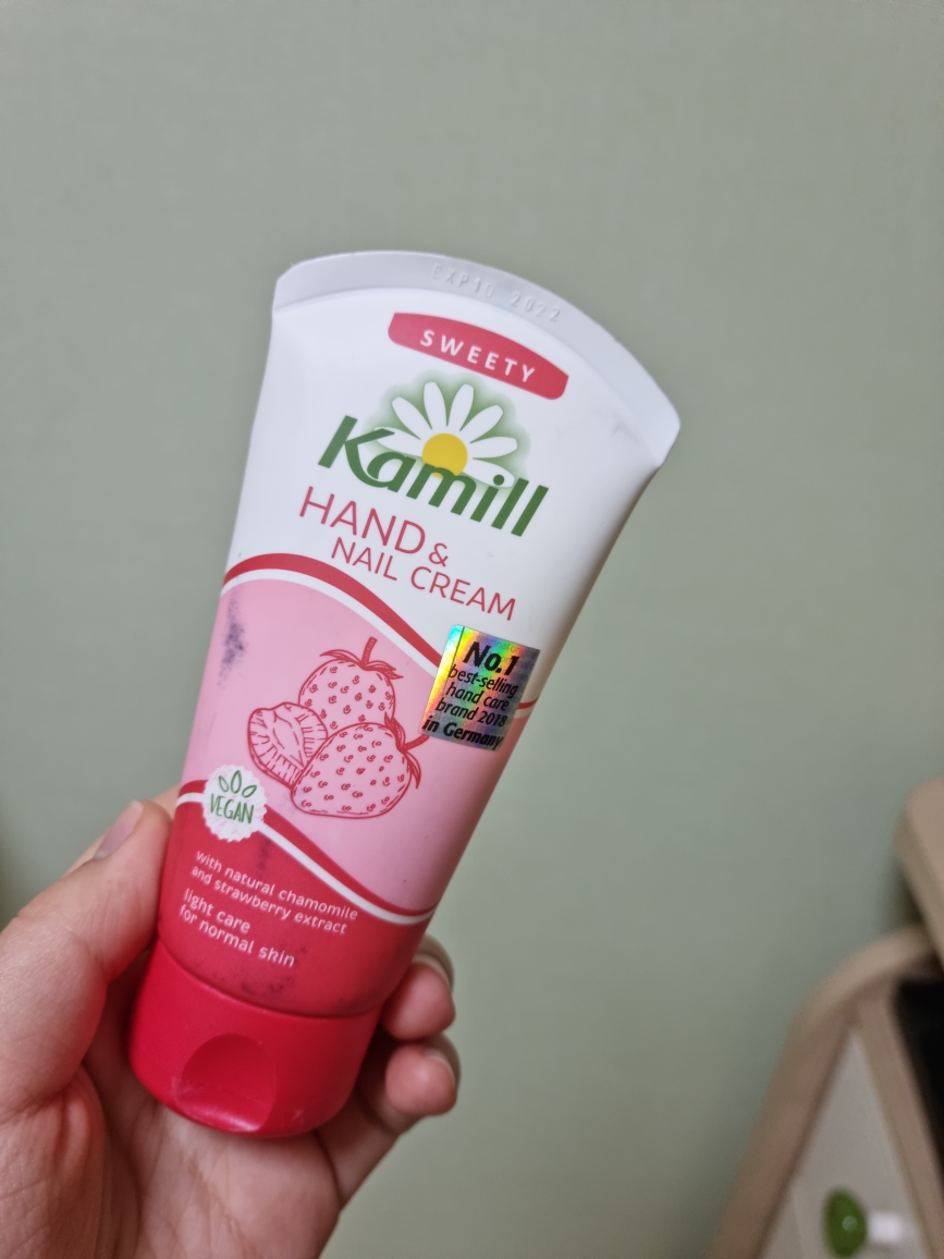 카밀 (Kamill) 핸드 앤 네일 크림 스위티 review image