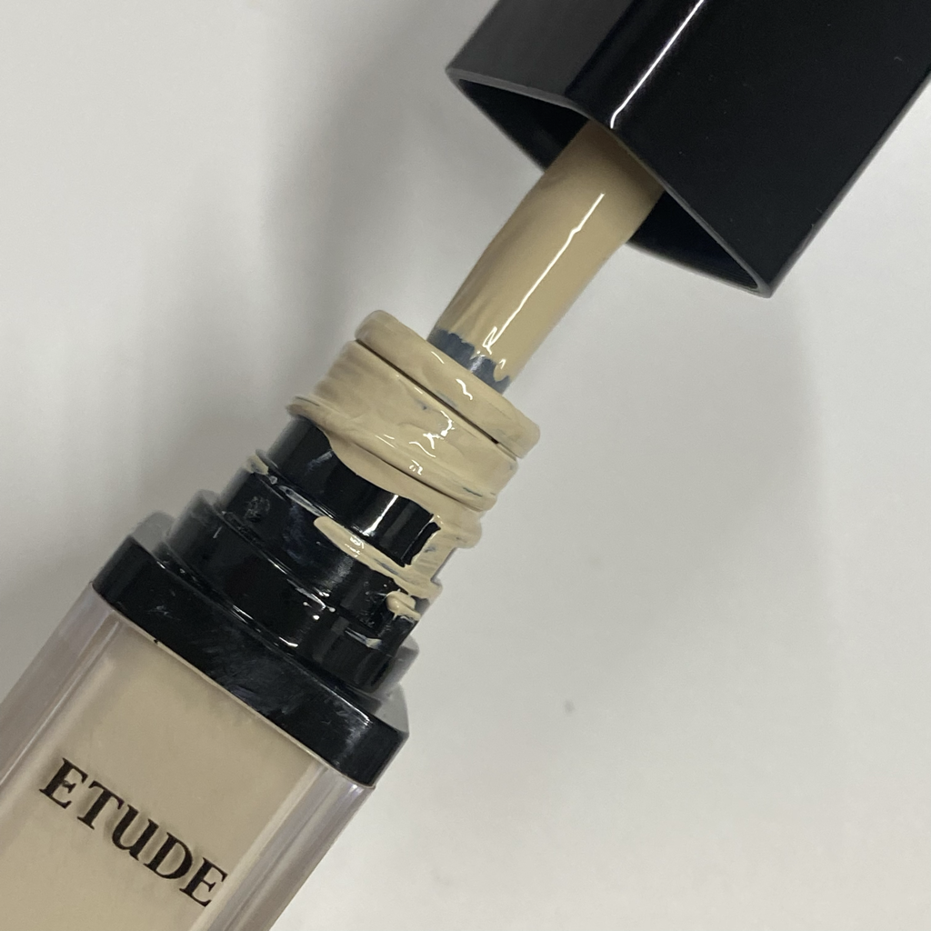 Real user review photo of Big Cover Skin Fit Concealer Pro [Neutral Mint]