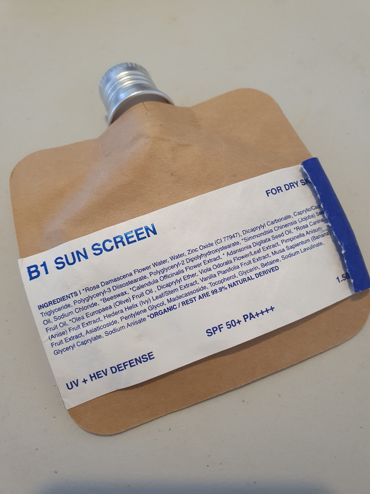 TOUN28 B1 Blue Light + UV Blocking Distance [SPF50+/PA++++] [For Dry Skin] review image