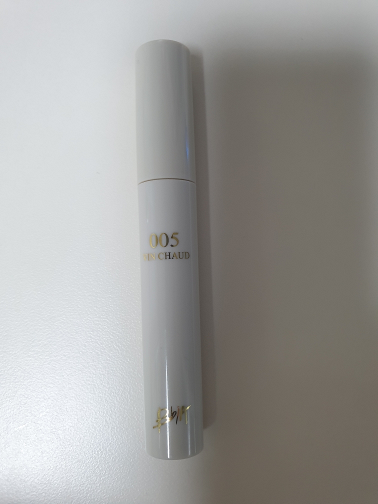 Real user review photo of Glow Lip Tint [05 Bank Show Bottle]
