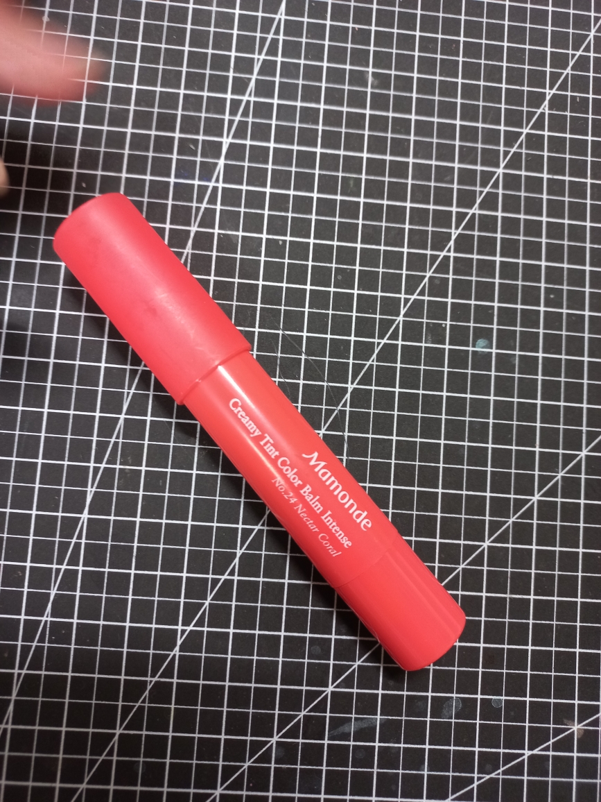 奶油色调唇膏霜 [24号 蜜桃珊瑚]的真实用户使用照片