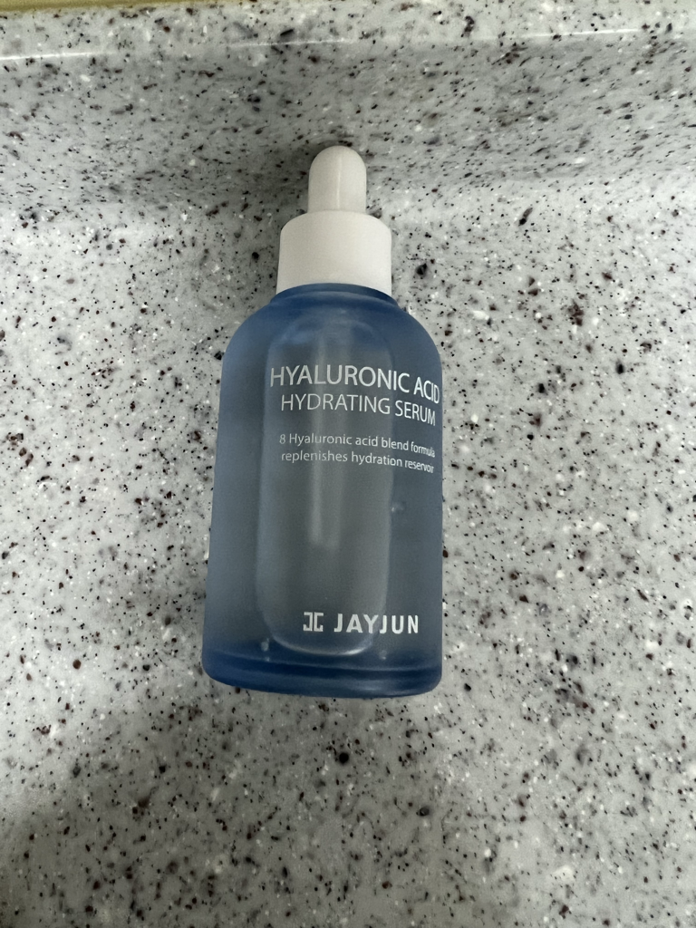 玻尿酸保湿精华的真实用户使用照片