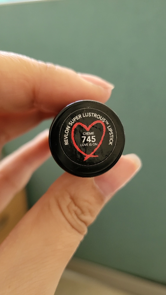 레브론 (REVLON) 수퍼 러스트러스 립스틱 [745 러브이즈온] review image