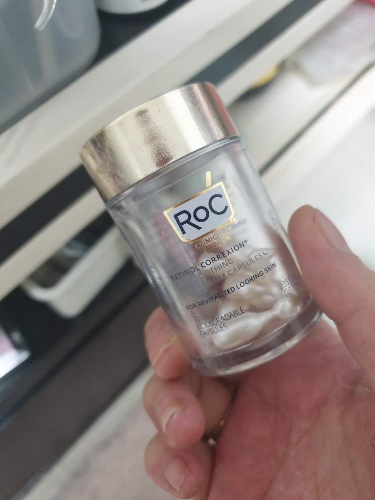 ROC Retinol Correction Night Serum Capsule review image
