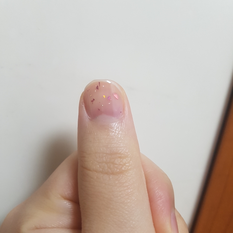 아리따움 (ARITAUM) 라비앙 로즈 컬렉션 모디 글램 네일즈 [84 로제글라세] review image