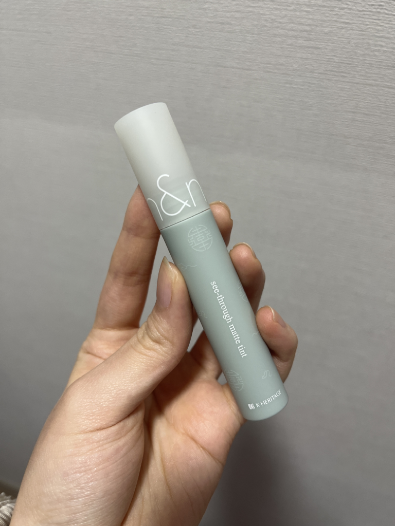 透明哑光唇膏 [08 红花珊瑚]的真实用户使用照片