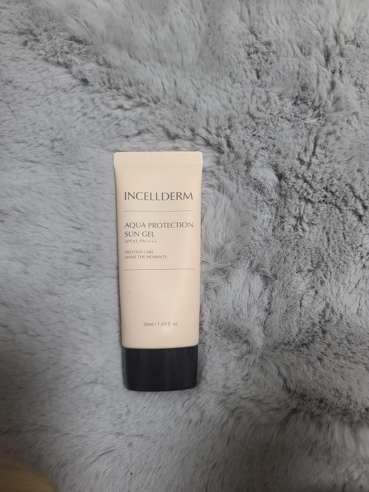 Real user review photo of Aqua Protection Sun Gel [SPF45/PA++++]