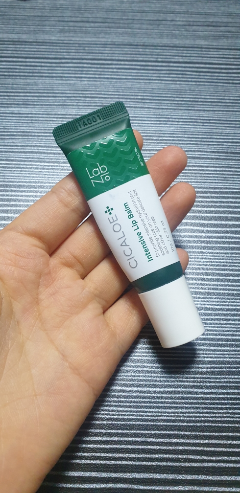 滋养唇膏的真实用户使用照片