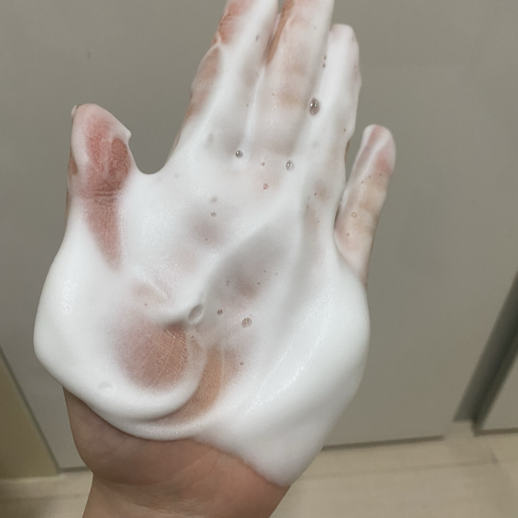 Akne 泡沫洁面乳 [弱酸性泡沫］的真实用户使用照片