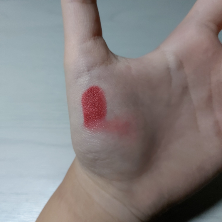 奶油色调唇膏霜浓郁[13号丝绒玫瑰]的真实用户使用照片