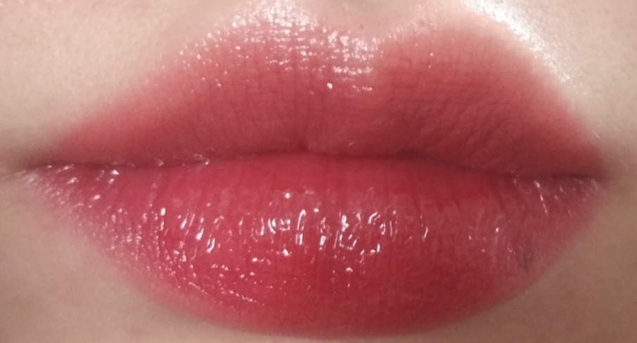 Addict 法式唇油 [山茶花]的真实用户使用照片