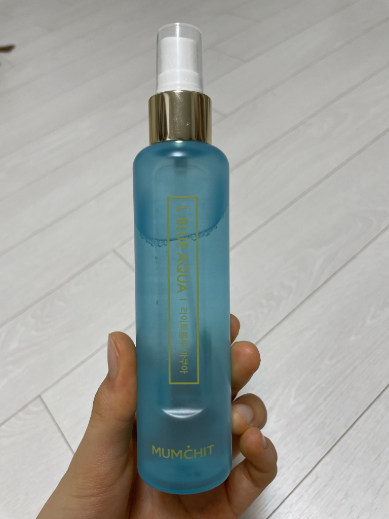 轻蓝色水漾香体喷雾的真实用户使用照片