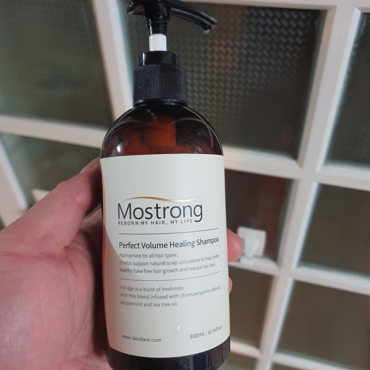 모스트롱 (Mostrong) 퍼펙트 볼륨 힐링 샴푸 review image