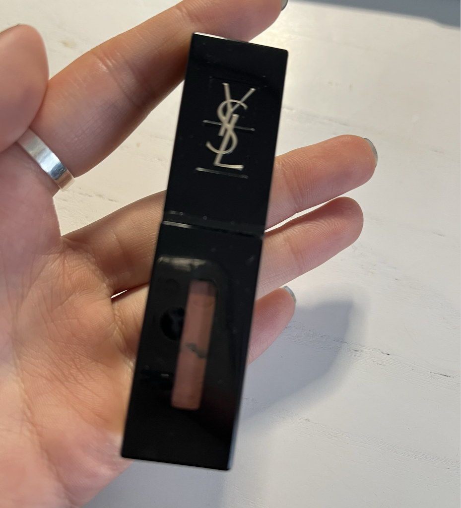 입생로랑뷰티 (YVESSAINTLAURENTBEAUTY) 베르니 아 레브르 바이닐 크림 [432 누드앰플리파이어] review image