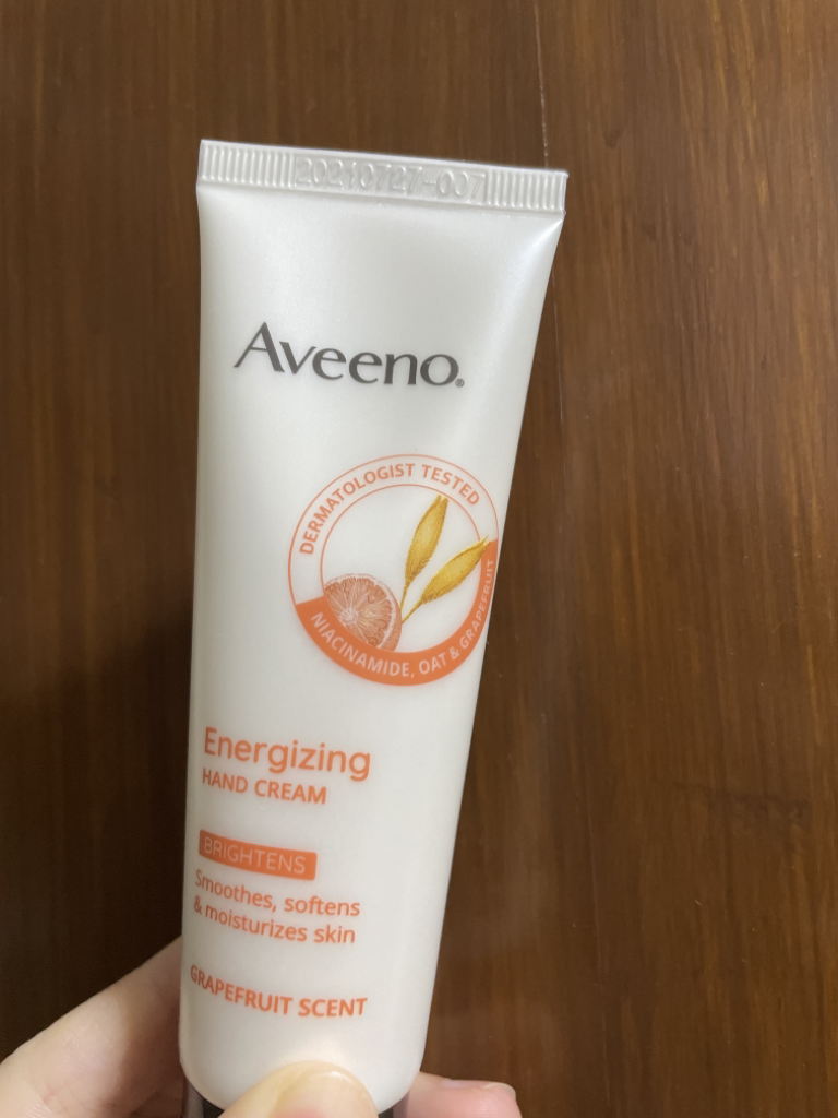 Real user review photo of Energizing Hand Cream [Grapefruit Fragrance]