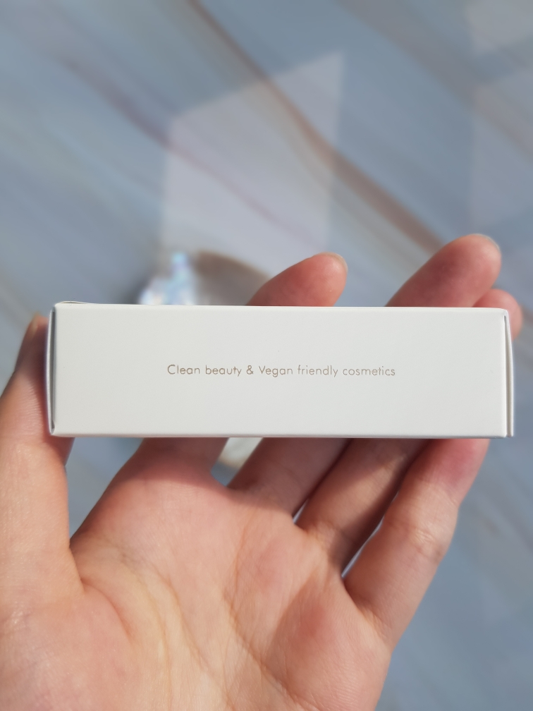 Real user review photo of Realme Bouncy Lip Balm [03 Gentle Red]