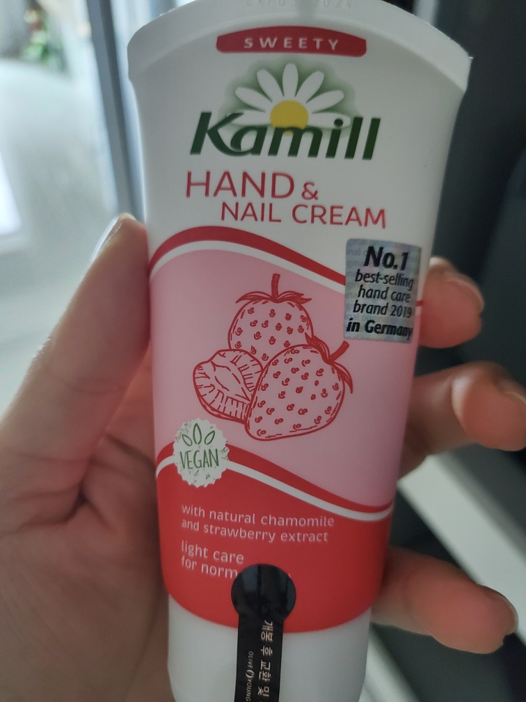 Kamill Hand & Nail Cream Sweetie review image