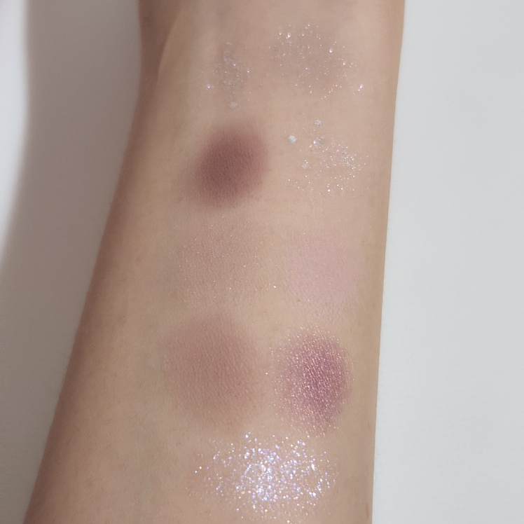 unleashia Glitterpedia Eye Palette [Nº4 All of Lavender Fog] review image