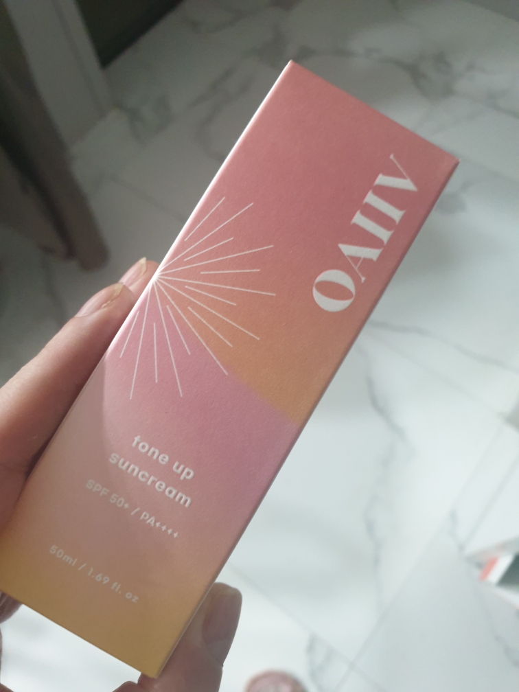 轻盈提亮防晒乳 [SPF50+/PA++++]的真实用户使用照片