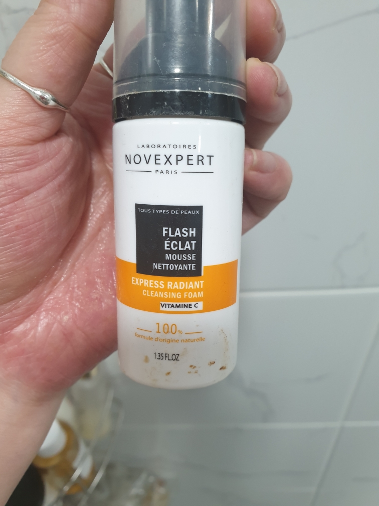 NOVEXPERT Vitamin C Radiant Cleansing Foam review image